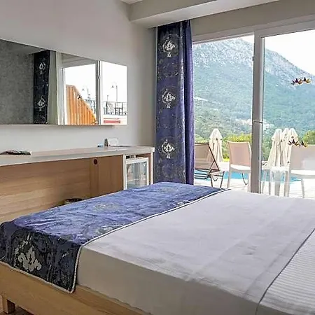 Sertil Deluxe Tropical 4*