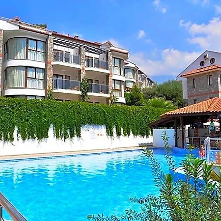 Sertil Deluxe Tropical 4*