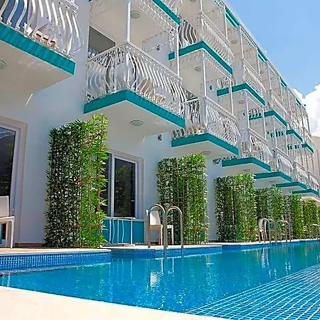 Sertil Deluxe Tropical فندق